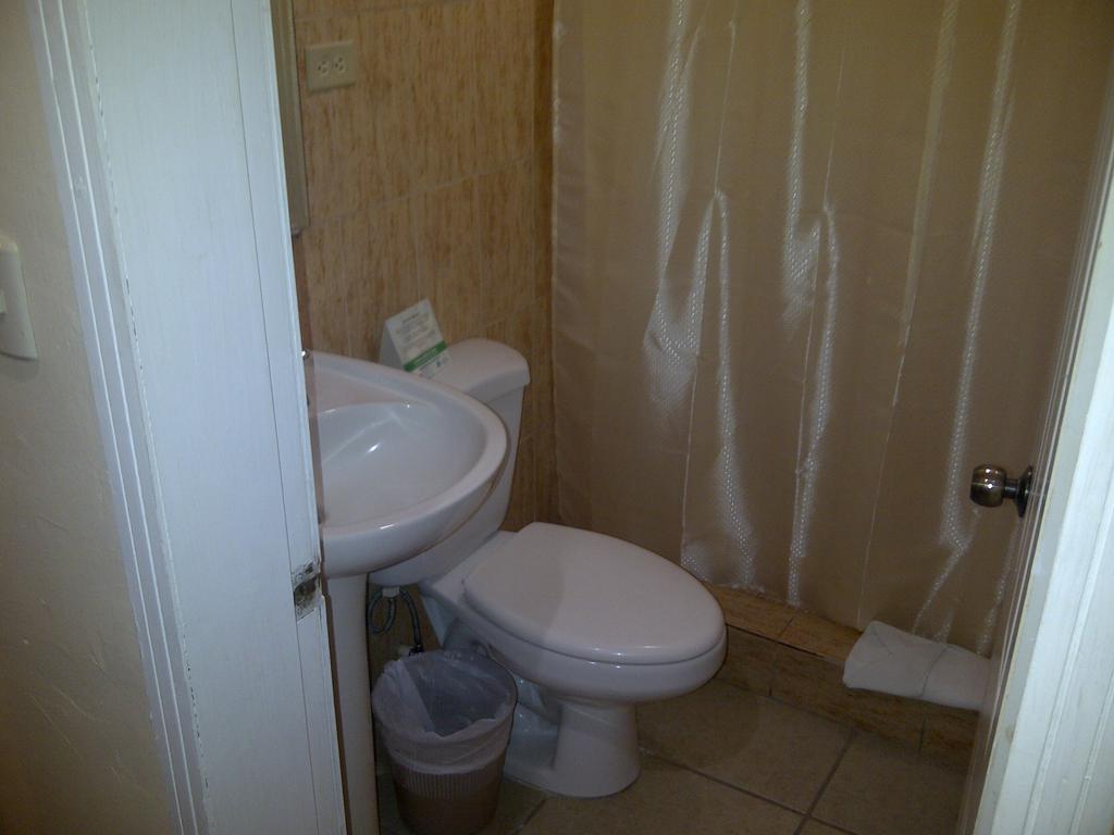 Hotel Cibeles La Ceiba Rum bild