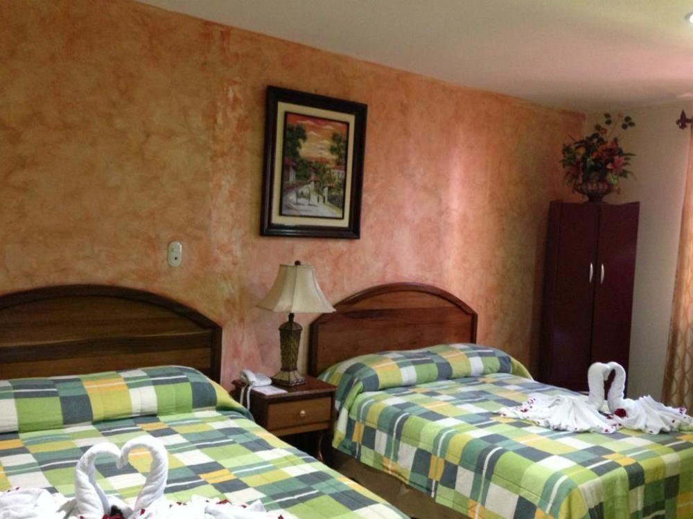 Hotel Cibeles La Ceiba Exteriör bild